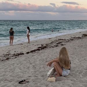 Meet your Posher, Aniko